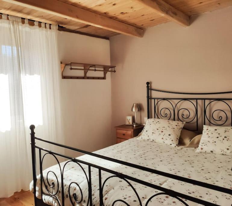 Casa Rural Tozolosolobos Otero de Bodos Екстериор снимка