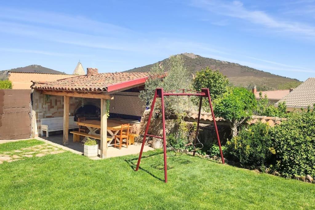 Casa Rural Tozolosolobos Otero de Bodos Екстериор снимка